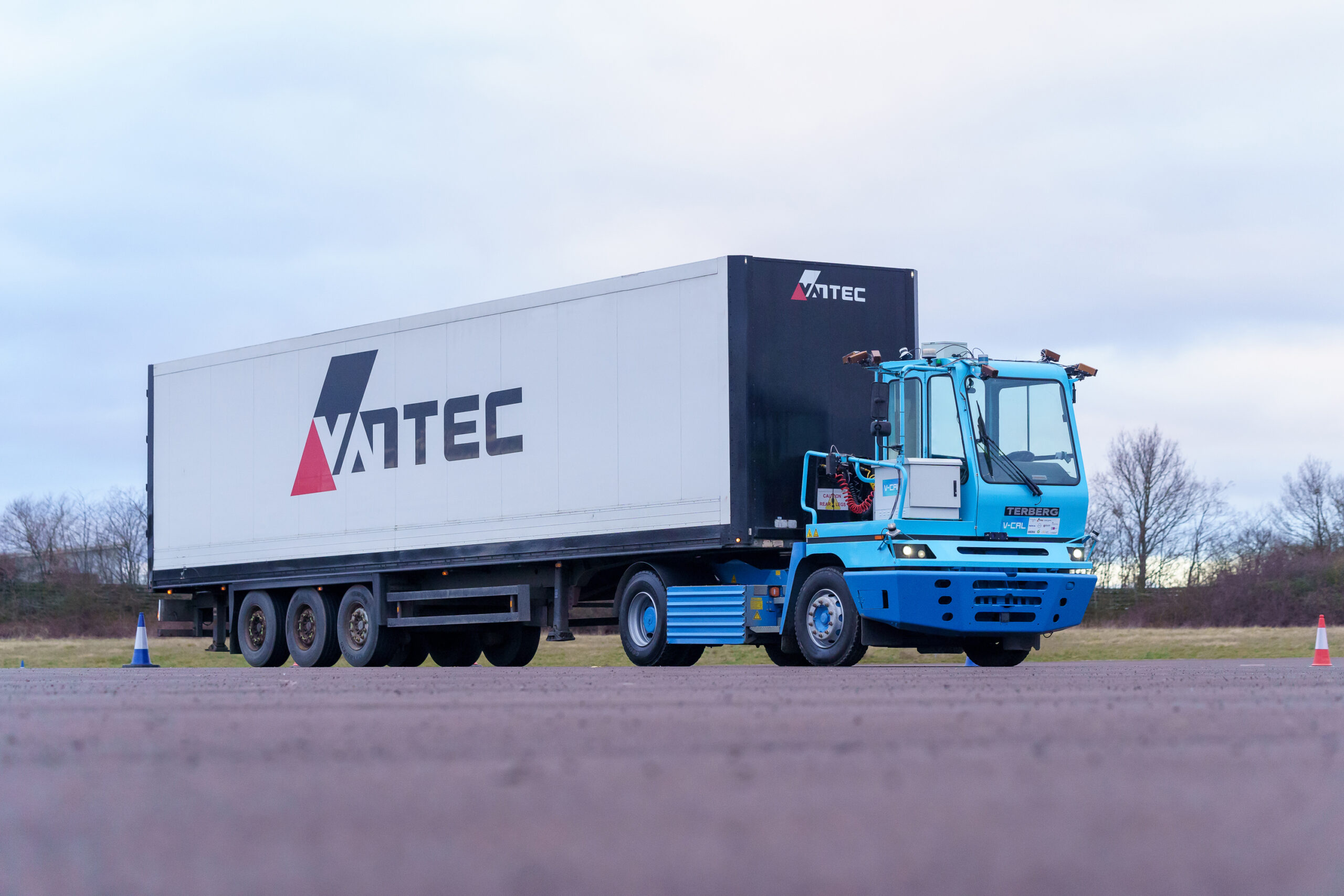 V-CAL autonomous truck for yard logistics